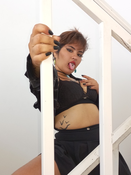 Performer AineFay Photo 4