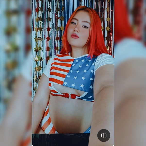 Performer Coralinefox19 Photo 2