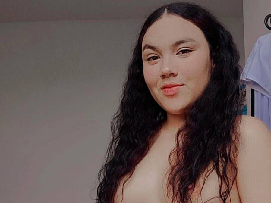 Imagen de perfil de modelo de cámara web de NaughtyIsabellax