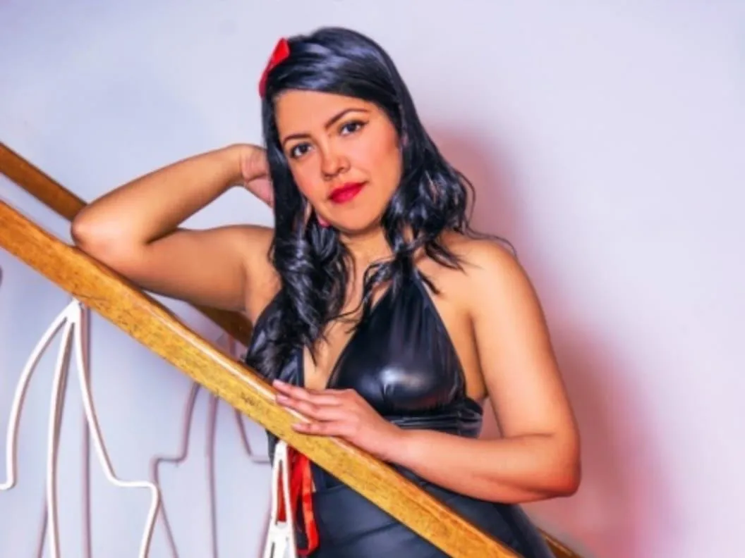 Imagen de perfil de modelo de cámara web de FiorellaConti