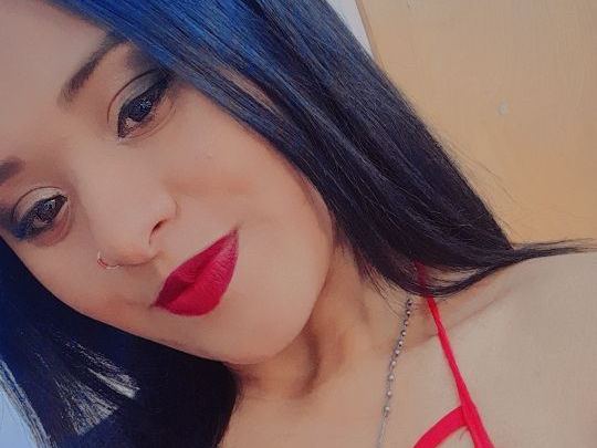 yazminbrunette profilbild på webbkameramodell