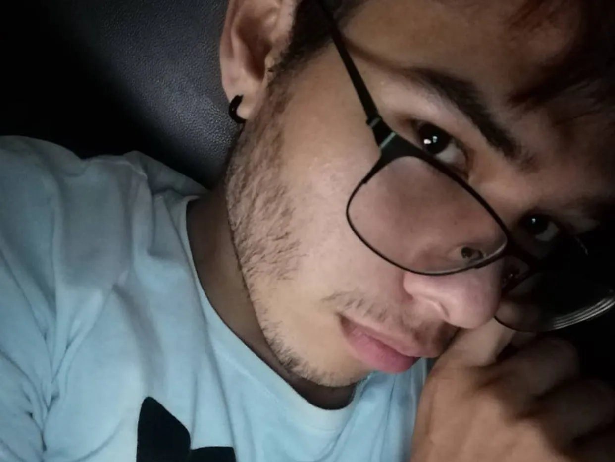 ZeusBrunet profielfoto van cam model