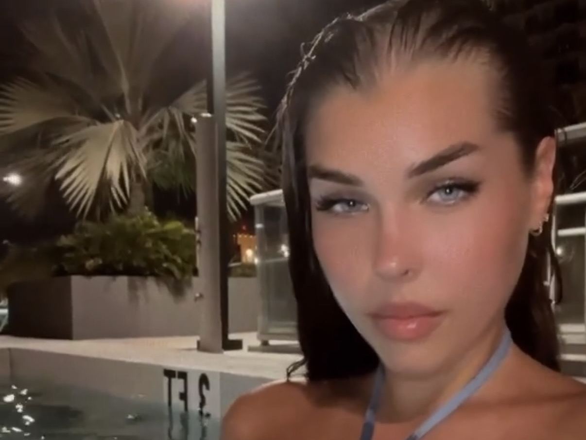 FloraLove18 immagine del profilo del modello di cam