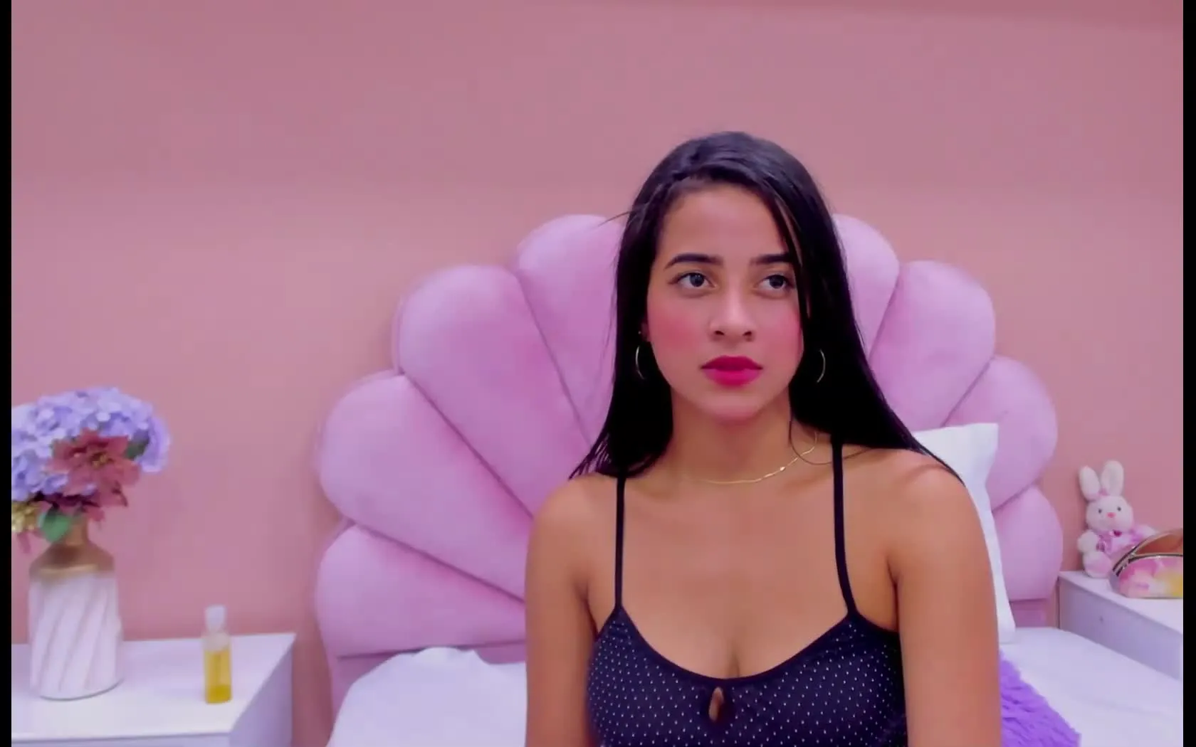 Artista AnttonellaSweet Video 1