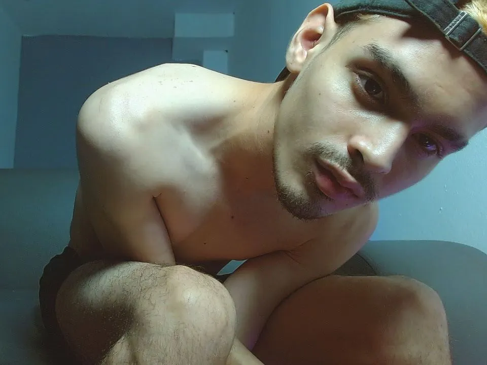 Image de profil du modèle de webcam Lucian18
