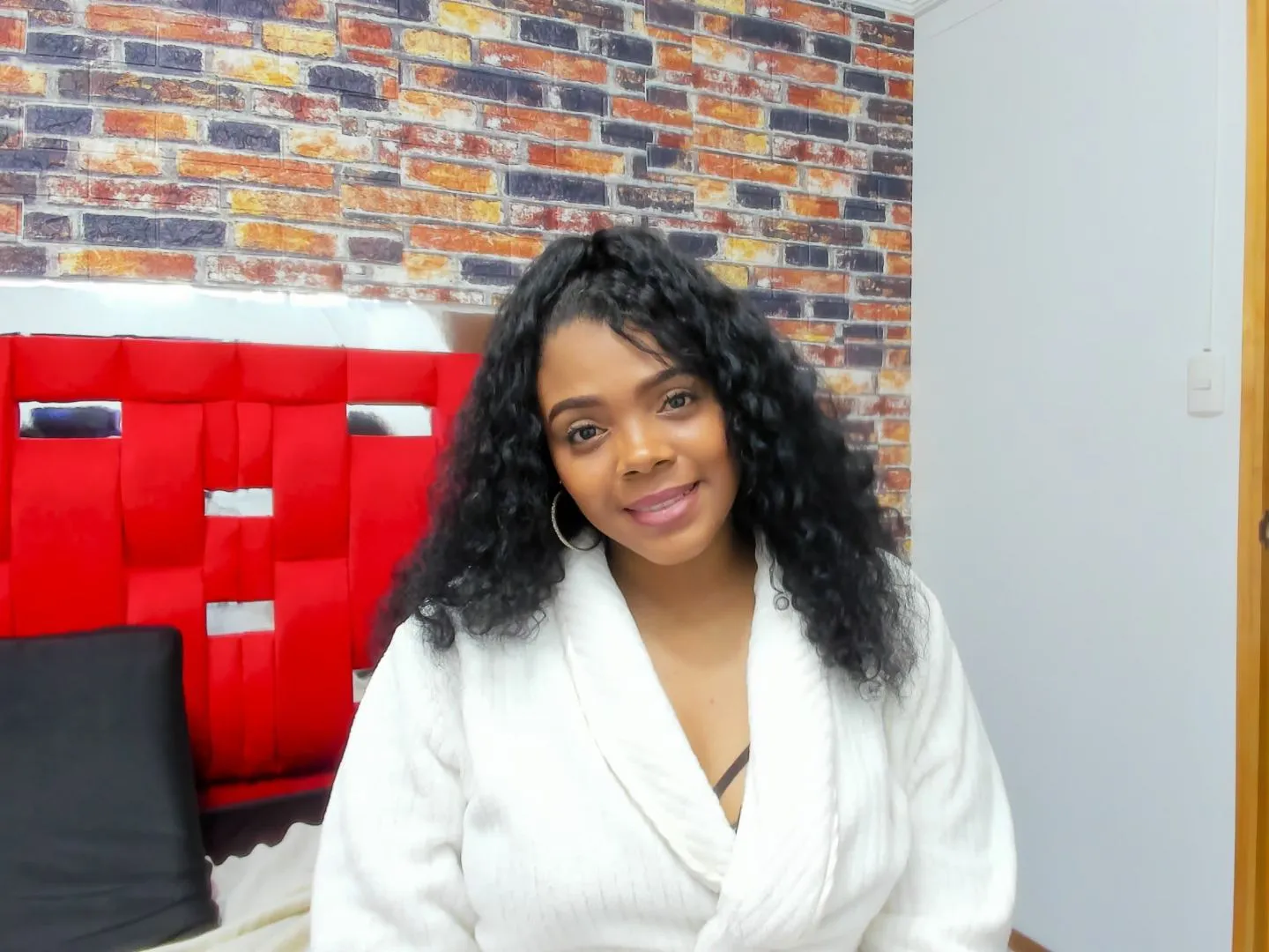 Image de profil du modèle de webcam HillaryLopez