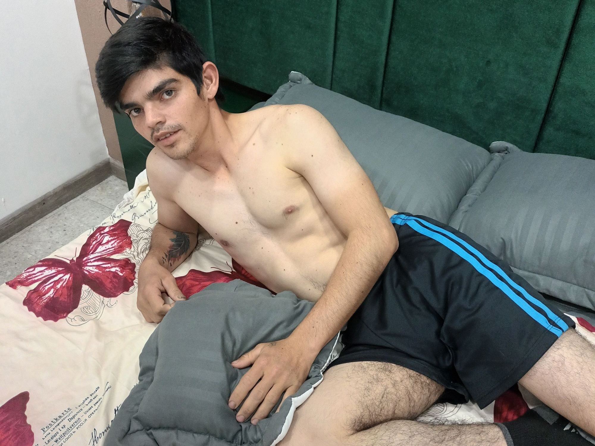 ErickBirchh cam model profile picture 