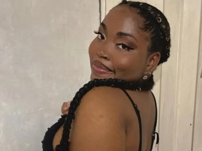 CATHIA18 profilbild på webbkameramodell