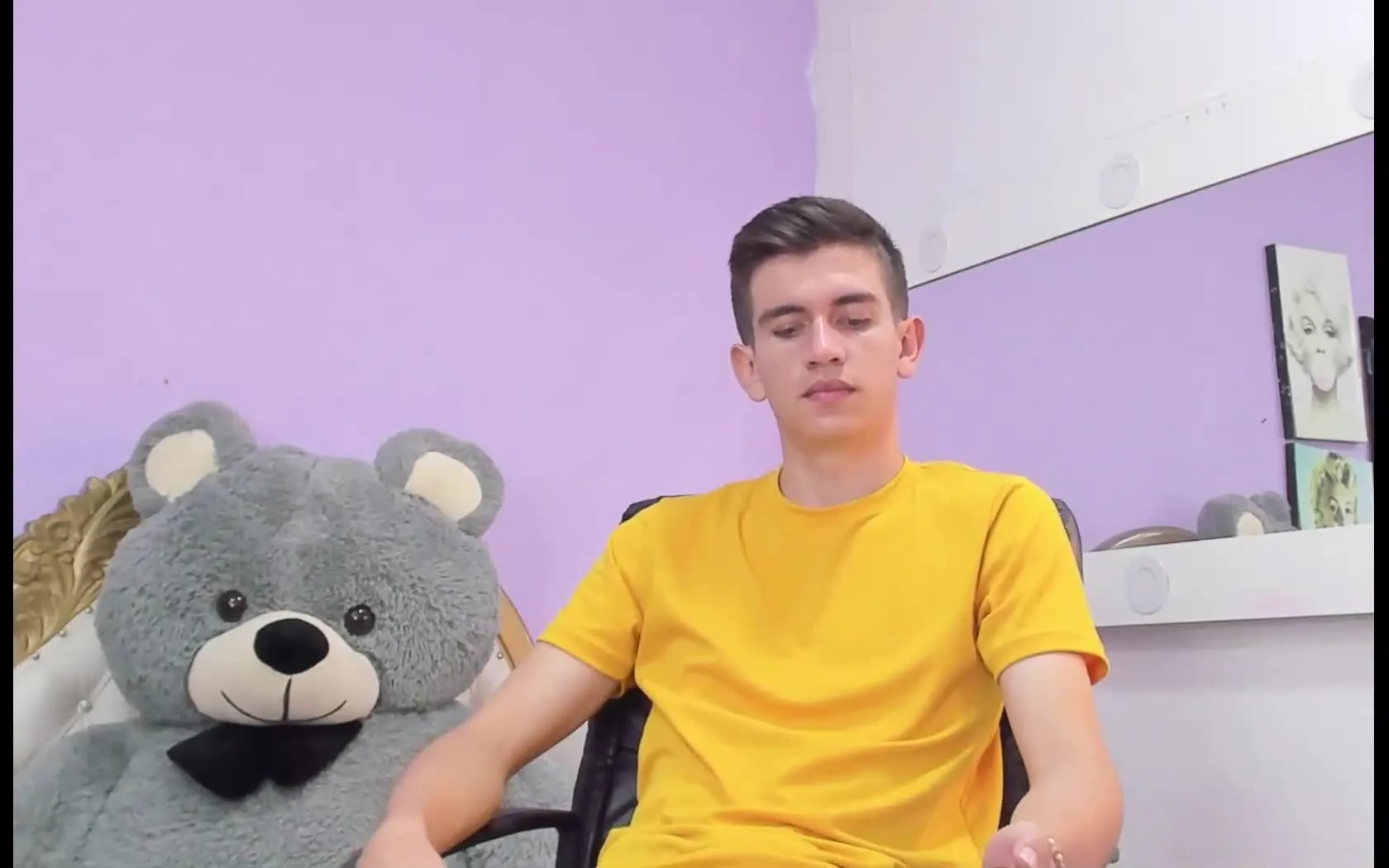 Performer mikaelslow Video 2