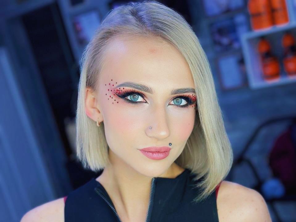 Profilbilde av DarkQueenLiana webkamera modell