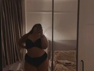 TittieNikki profilbild på webbkameramodell