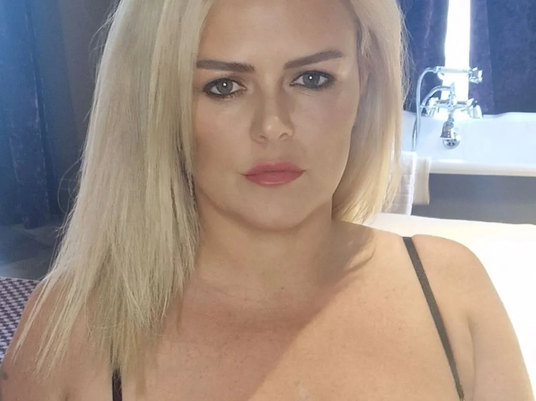 Image de profil du modèle de webcam BustyClare18