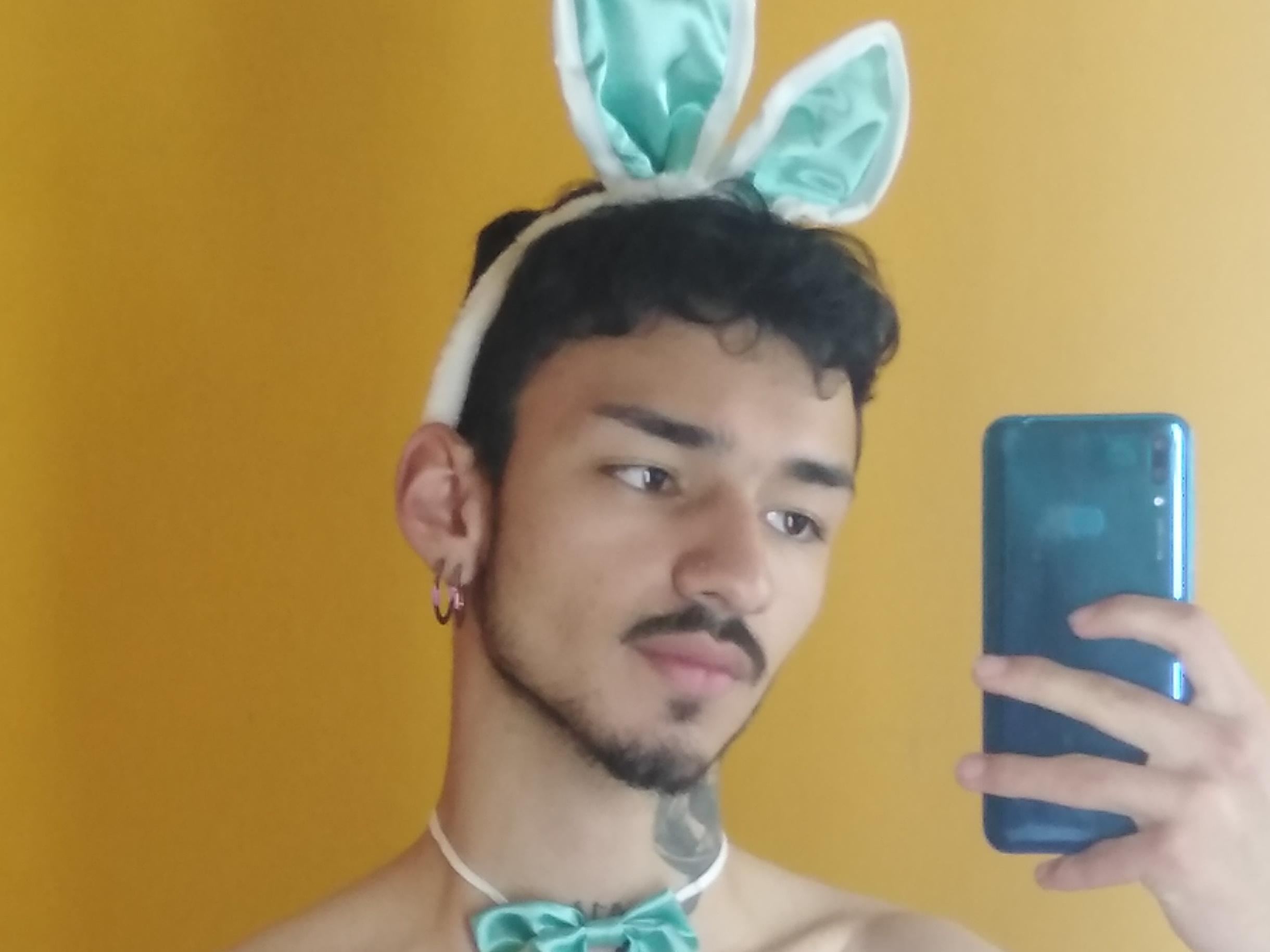 alexzero18 profilbild på webbkameramodell