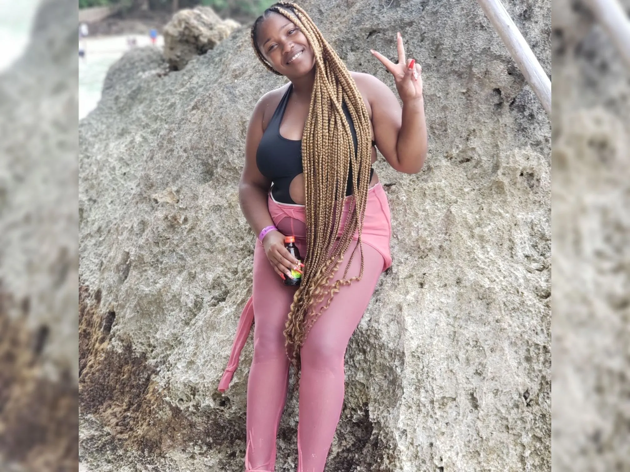 ApploniaX profielfoto van cam model