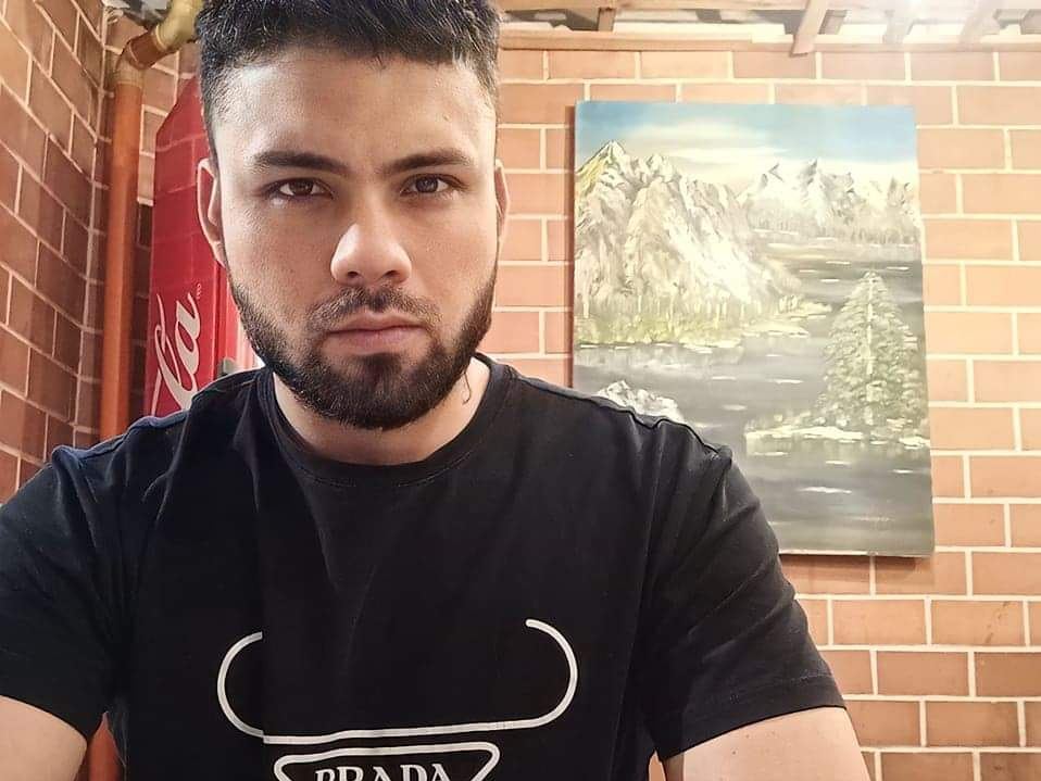 Imagen de perfil de modelo de cámara web de CharlieHarrisonn