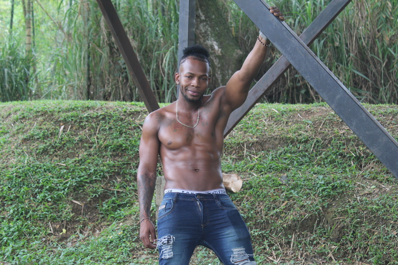 Performer RicoBrown777 Photo 12