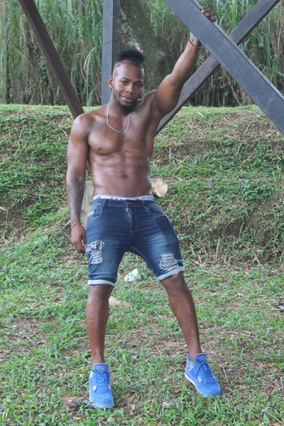 Performer RicoBrown777 Photo 11