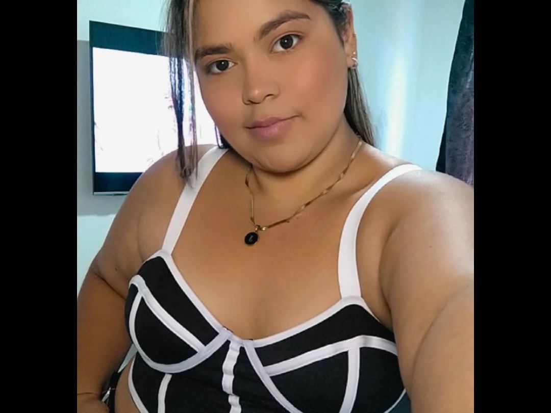 SamanthaLovelyLat cam model profile picture