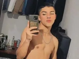 Image de profil du modèle de webcam James18lee