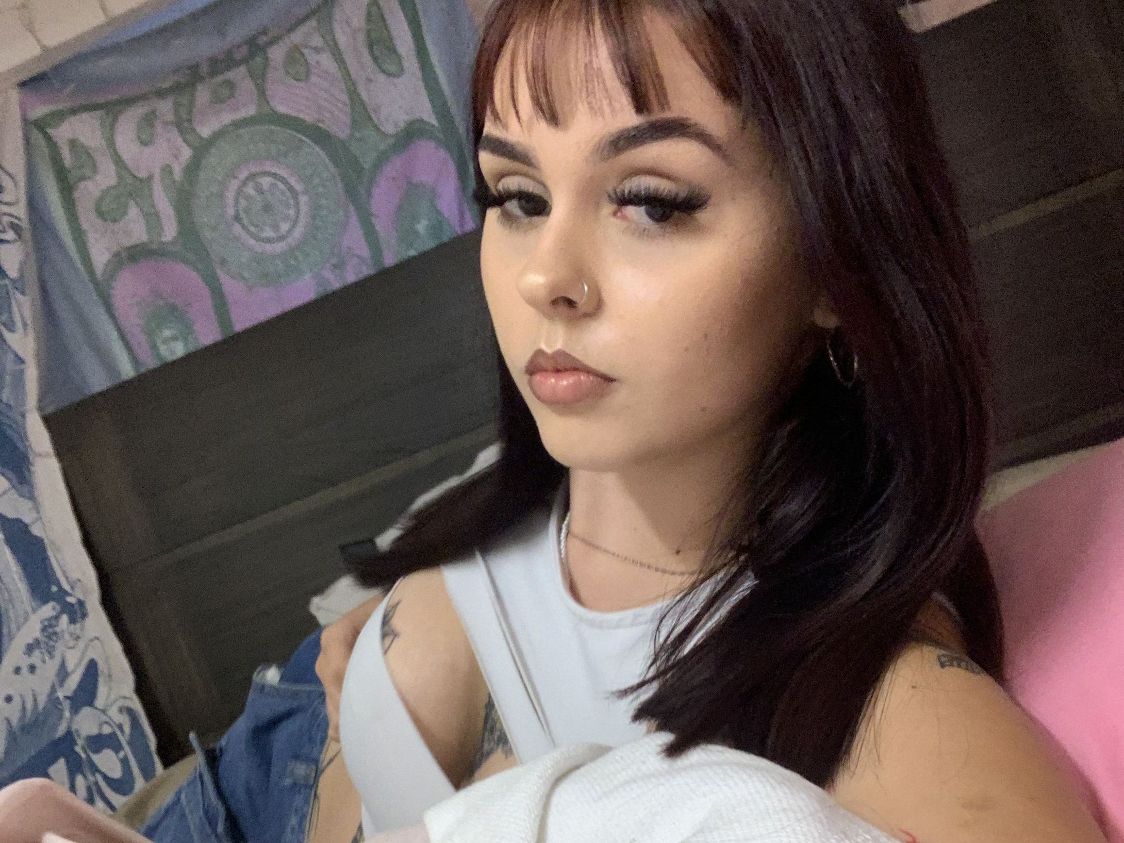 Image de profil du modèle de webcam Tiara111