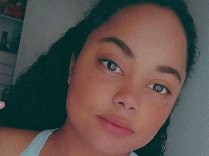 AliceWinson profilbild på webbkameramodell