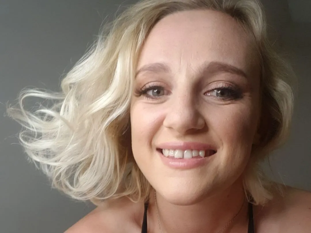 SashaBlondeUK profielfoto van cam model