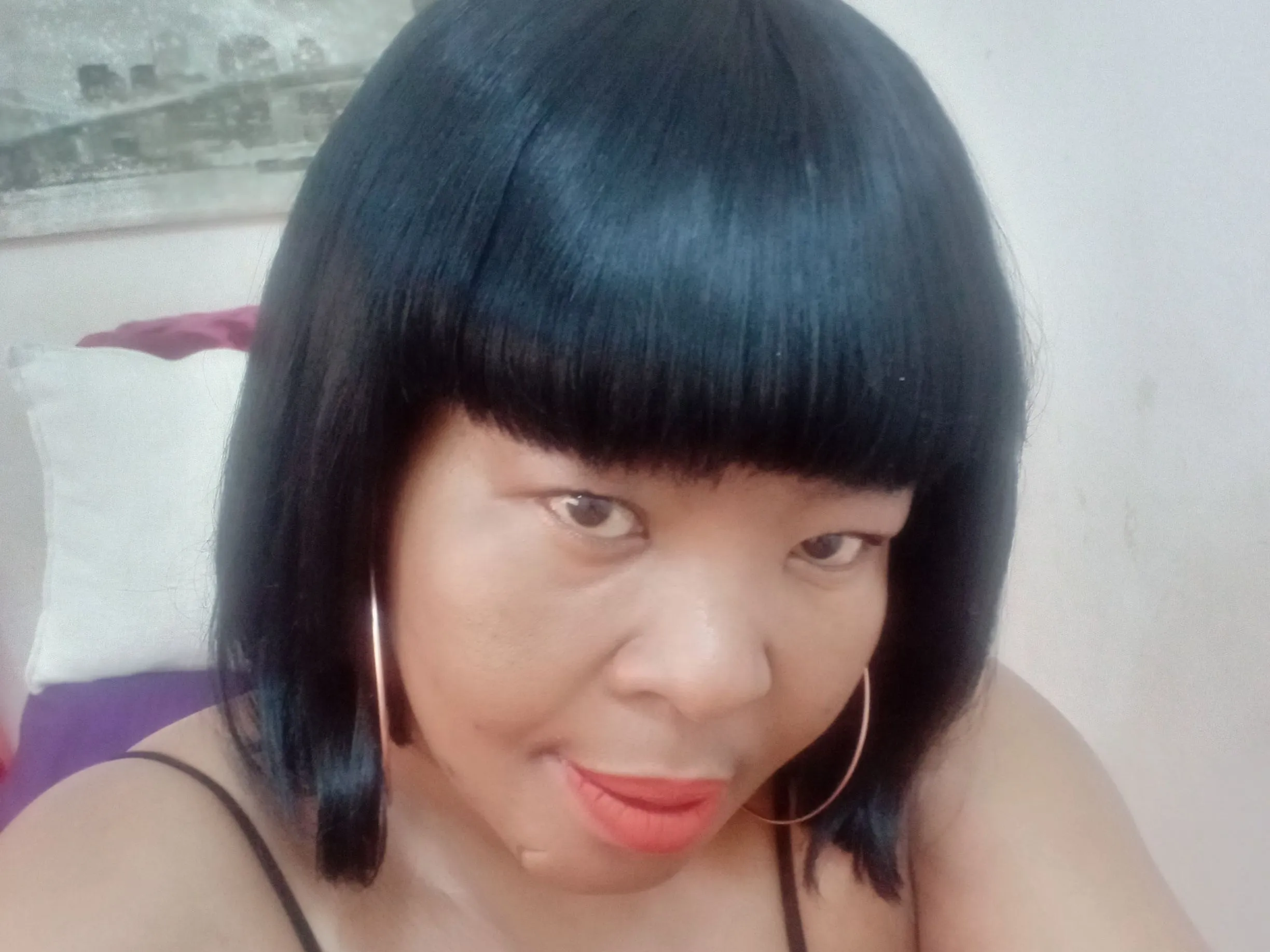 Foto de perfil de modelo de webcam de HugecurvyassXxxx