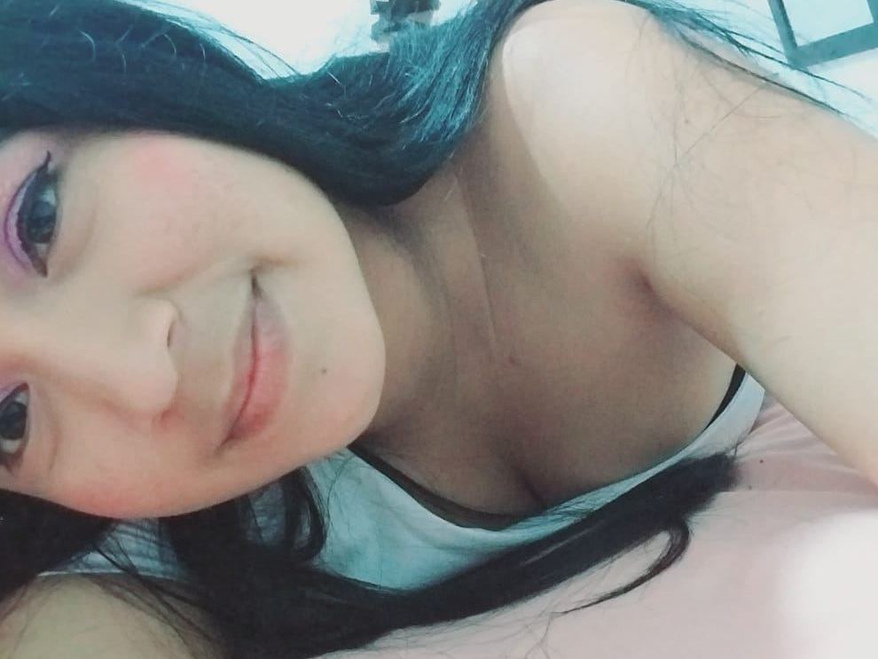 Imagen de perfil de modelo de cámara web de Antonellahorny