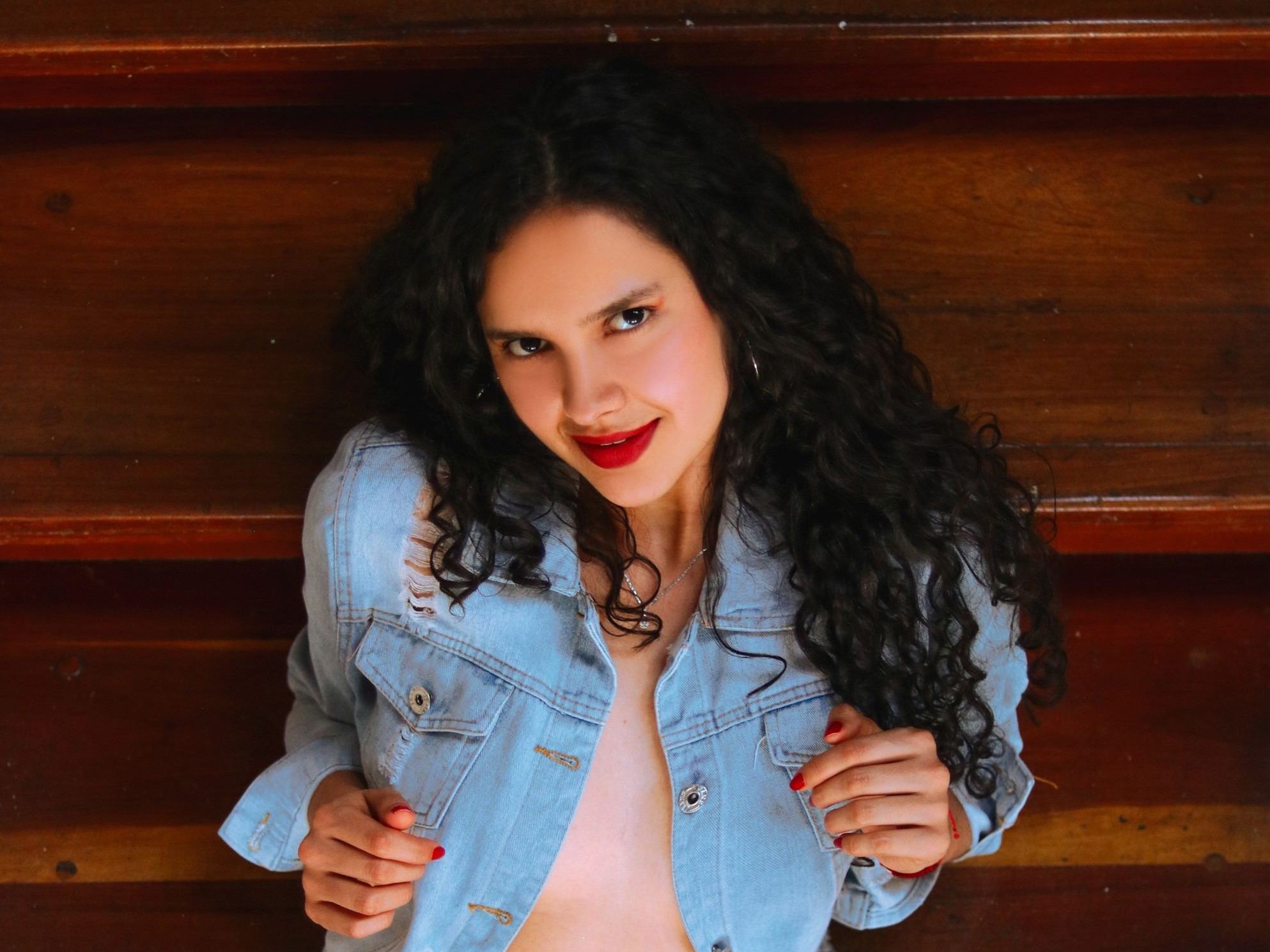 AlaskaBlue cam model profile picture