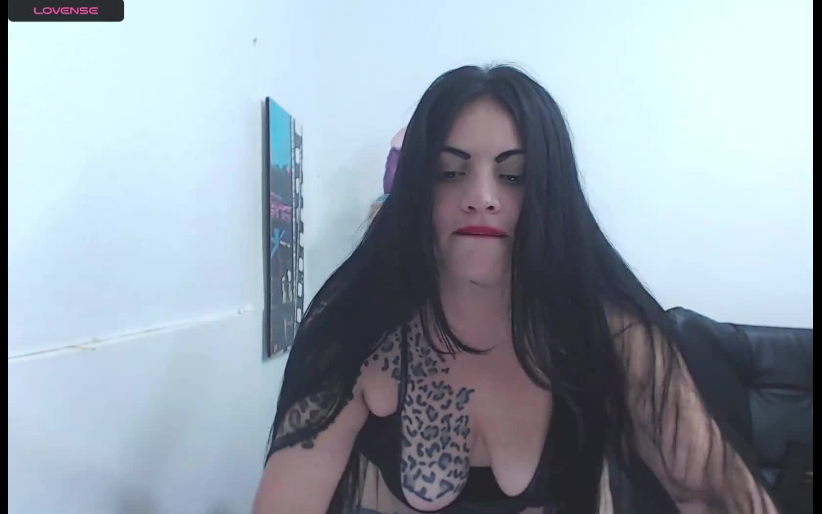 Performer CloveerTatto Video 1