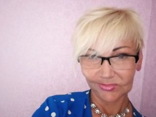 HellyTheNice cam model profile picture