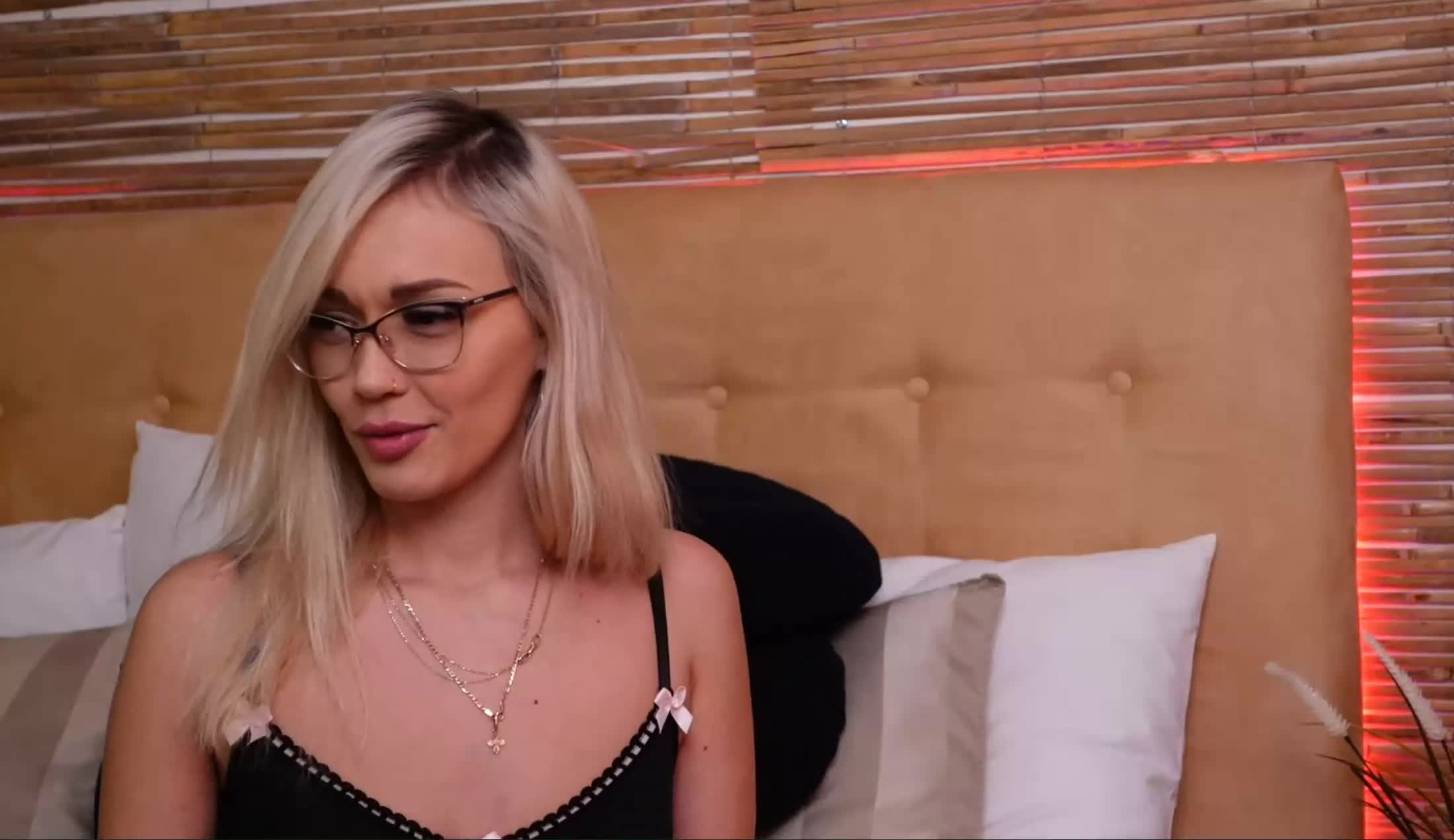 Performer LucyAddison Video 2