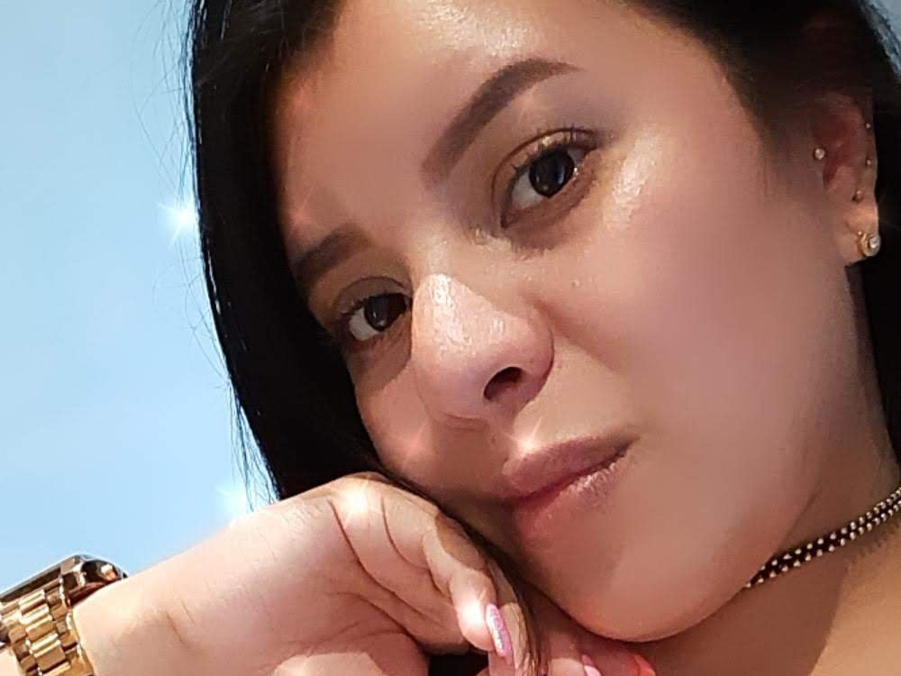 Image de profil du modèle de webcam MairaMontiel