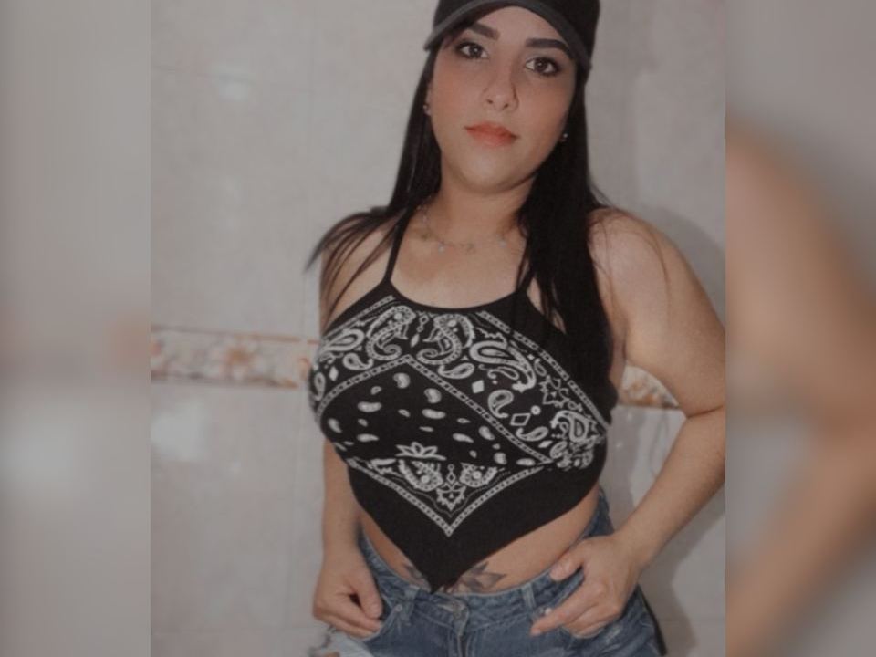 Imagen de perfil de modelo de cámara web de CamilaLoren