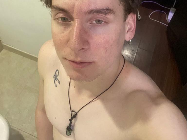 Imagen de perfil de modelo de cámara web de Yeiko18