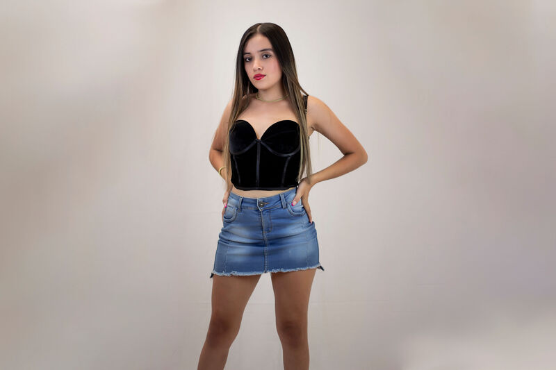 Performer CarlaG18 Photo 8