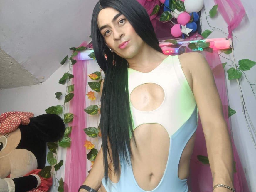 samantathrous profilbild på webbkameramodell