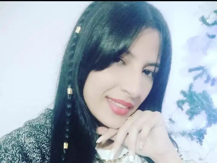 Image de profil du modèle de webcam ViioletJonnes