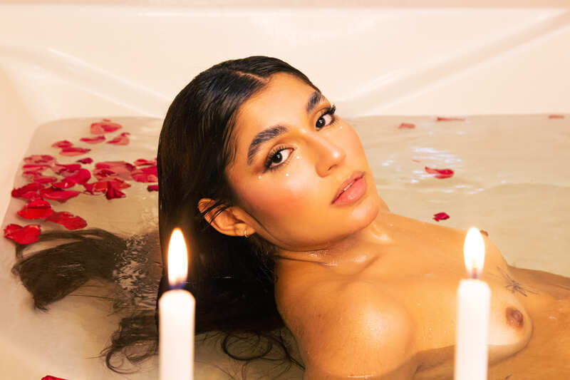 Performer VanessaBossio Photo 2