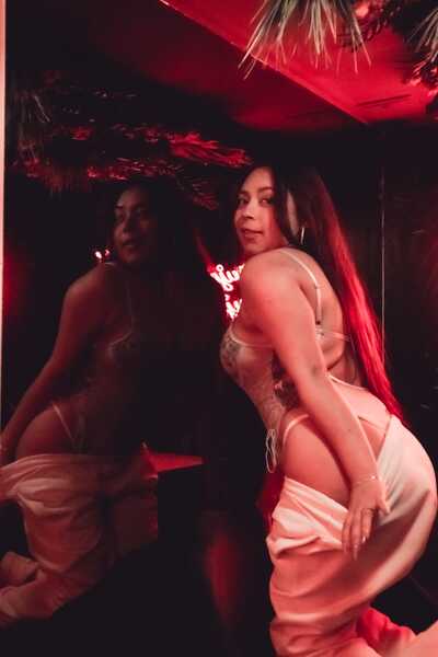 Artist PeachLawrence Foto 12