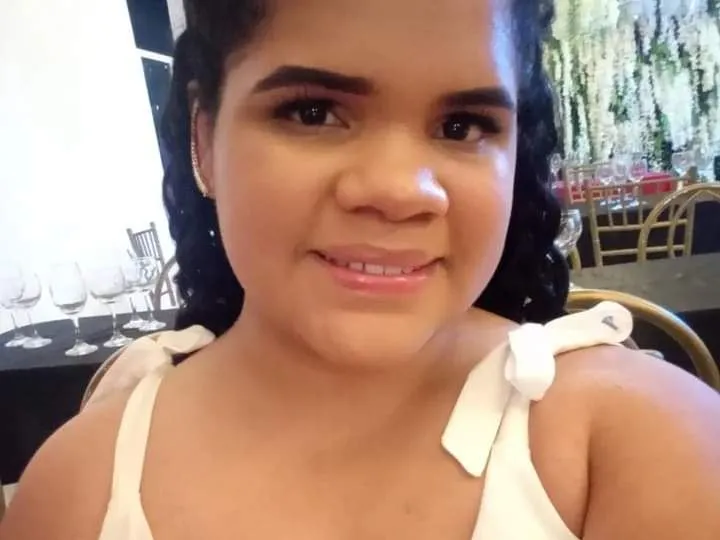AlenaFlores profilbild på webbkameramodell