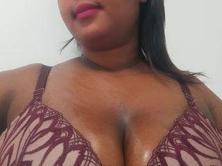 Imagen de perfil de modelo de cámara web de CharismaSexy69