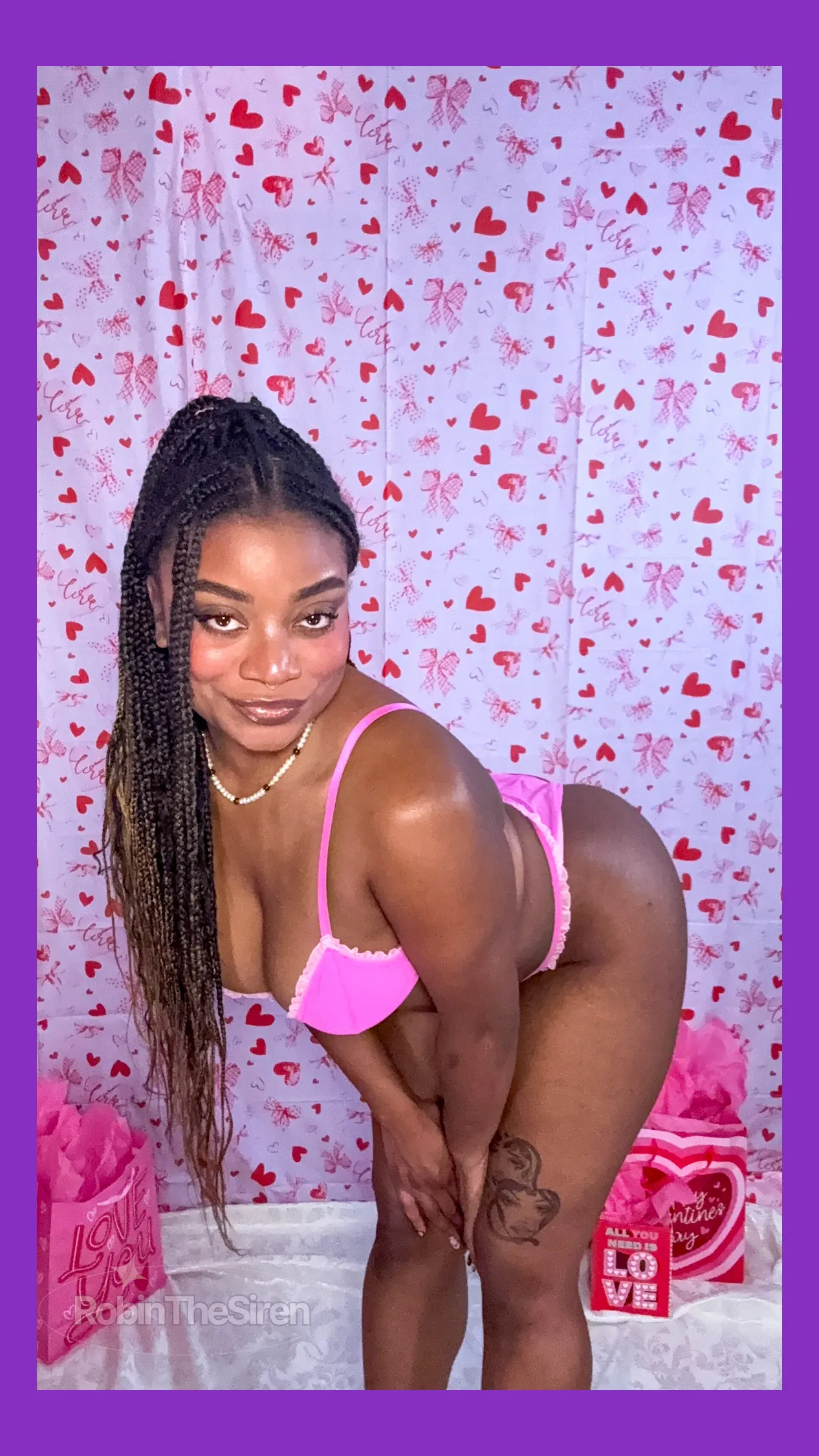 Performer RobinTheSiren Photo 4