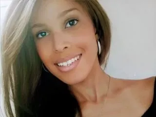 Imagen de perfil de modelo de cámara web de Aranzaebony18