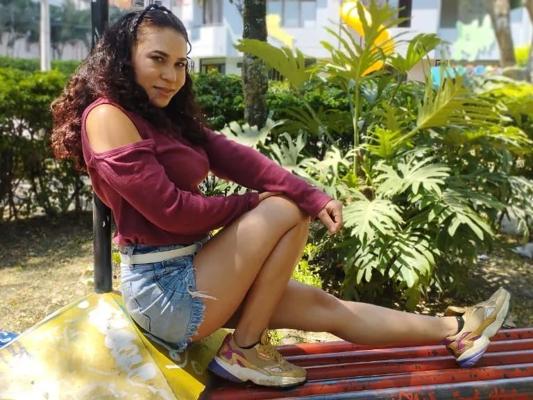 Foto de perfil de modelo de webcam de RenataCortess