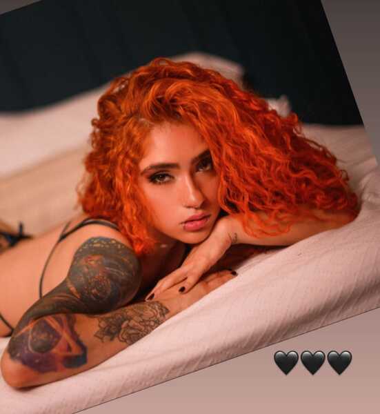 Performer RileyM1ller Photo 7