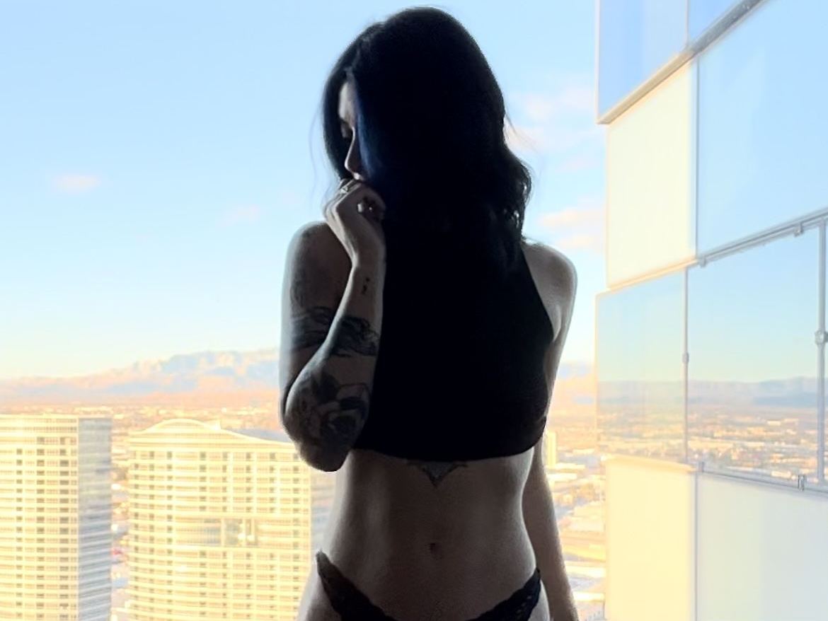 Image de profil du modèle de webcam CharliBlackX