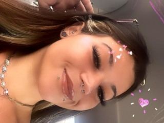 Image de profil du modèle de webcam RoseCherryXO