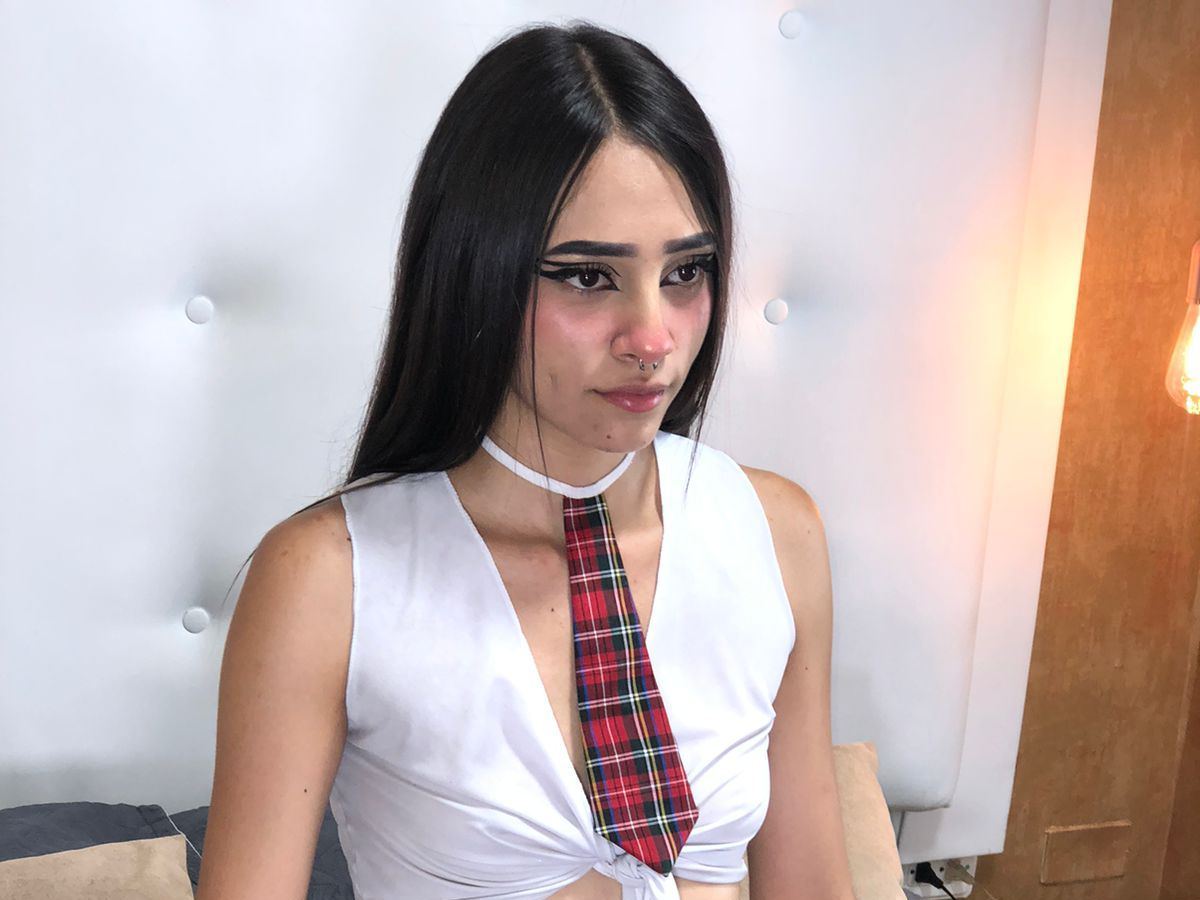 Imagen de perfil de modelo de cámara web de EmiilyJones1