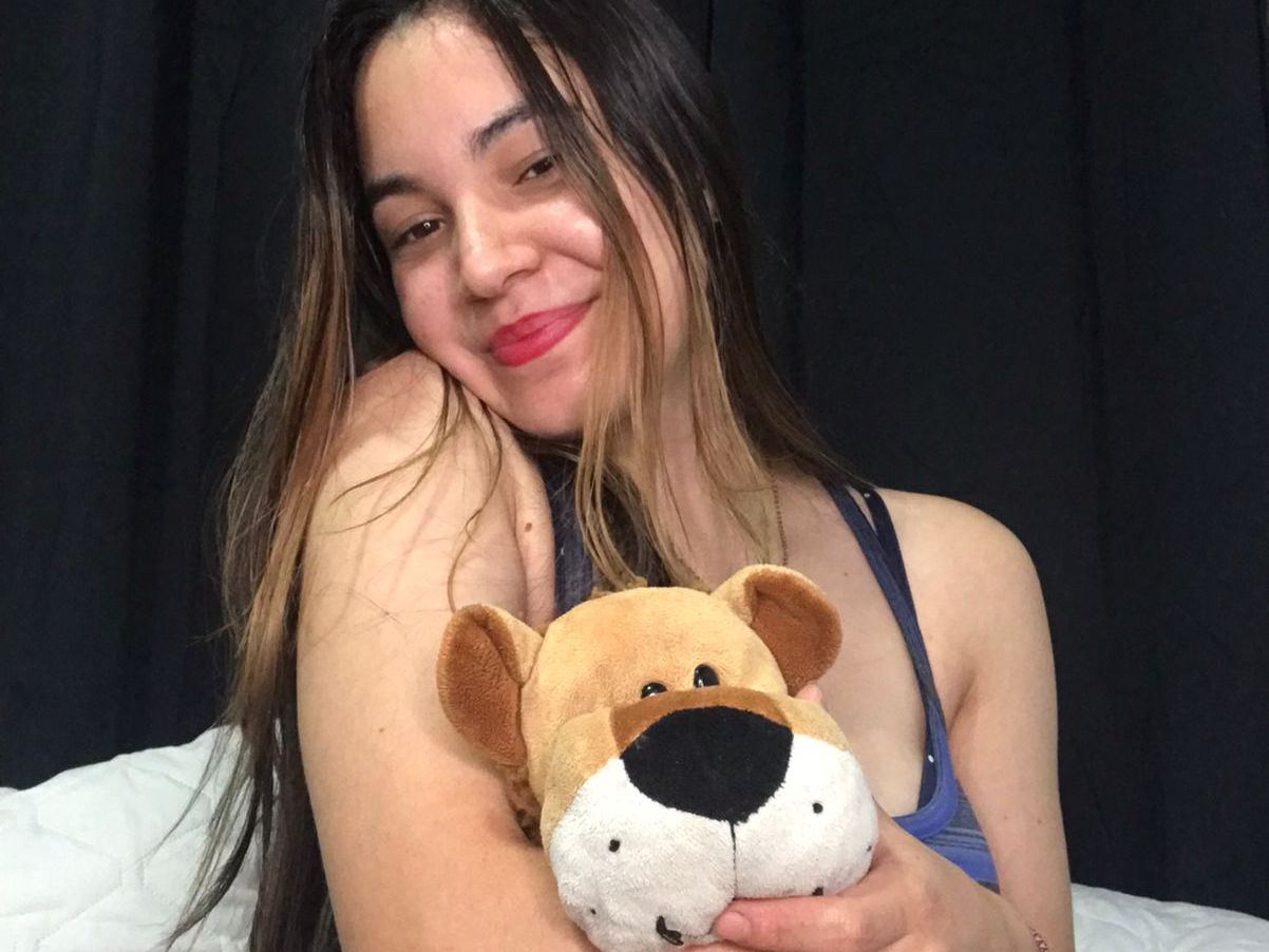 AlisDavis profielfoto van cam model